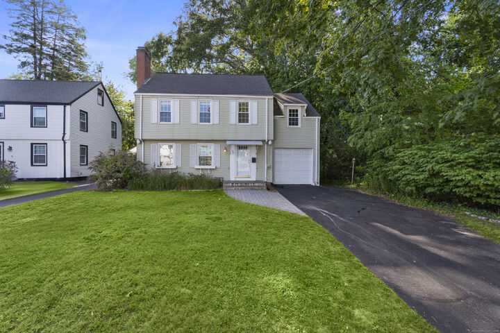 Property Photo:  119 Robin Road  CT 06119 