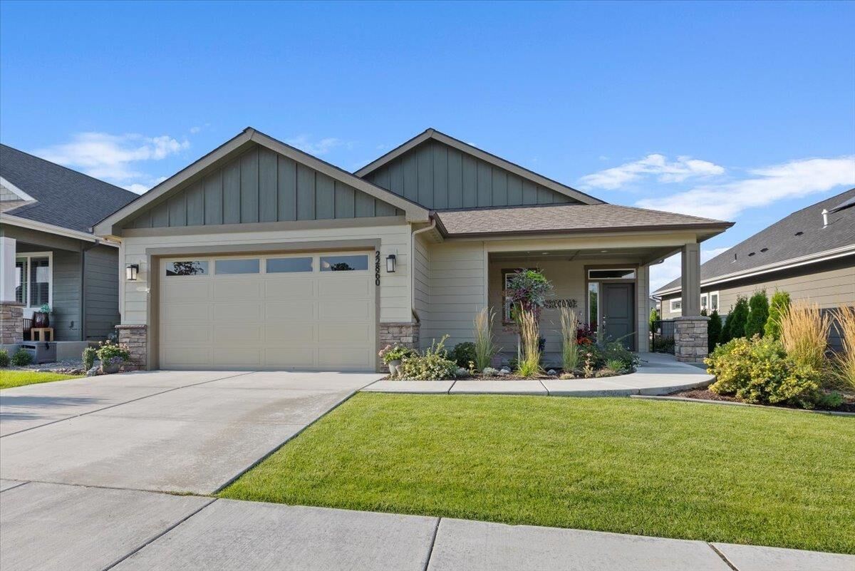 Property Photo:  22860 E Edgewater Ln  WA 99019 