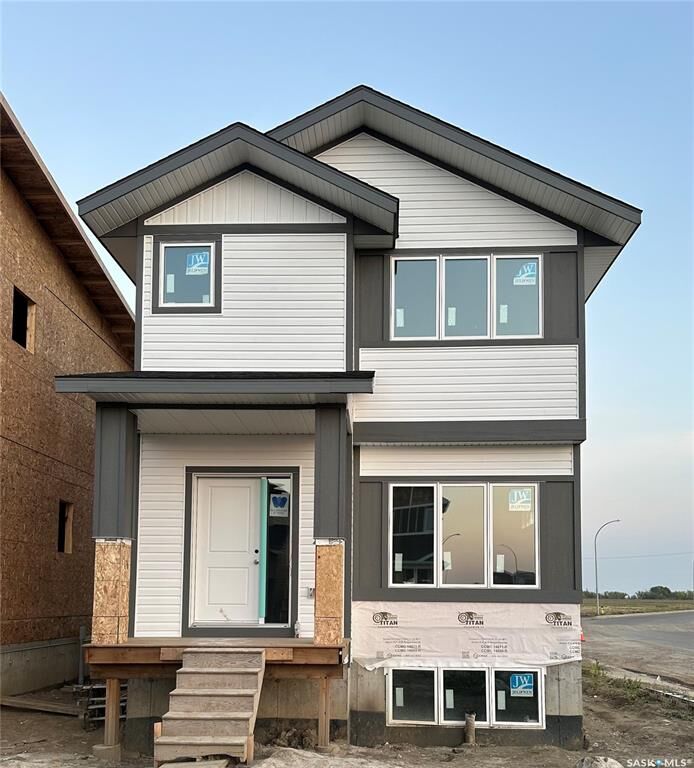 Property Photo:  400 Besnard Crescent  SK S0K 2T1 