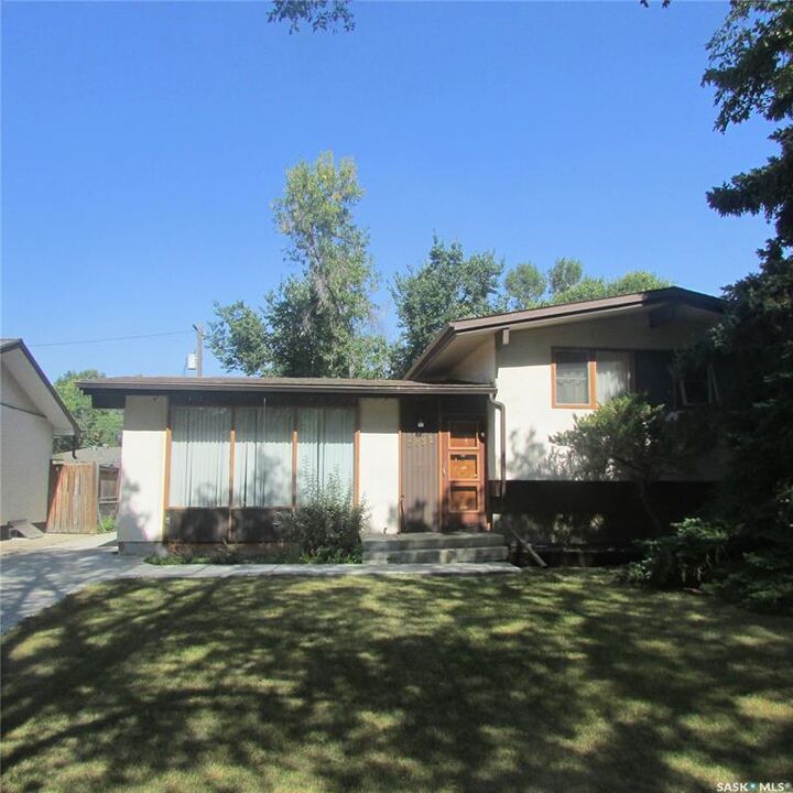 2832 Grant Road  Regina SK S4S 5G2 photo
