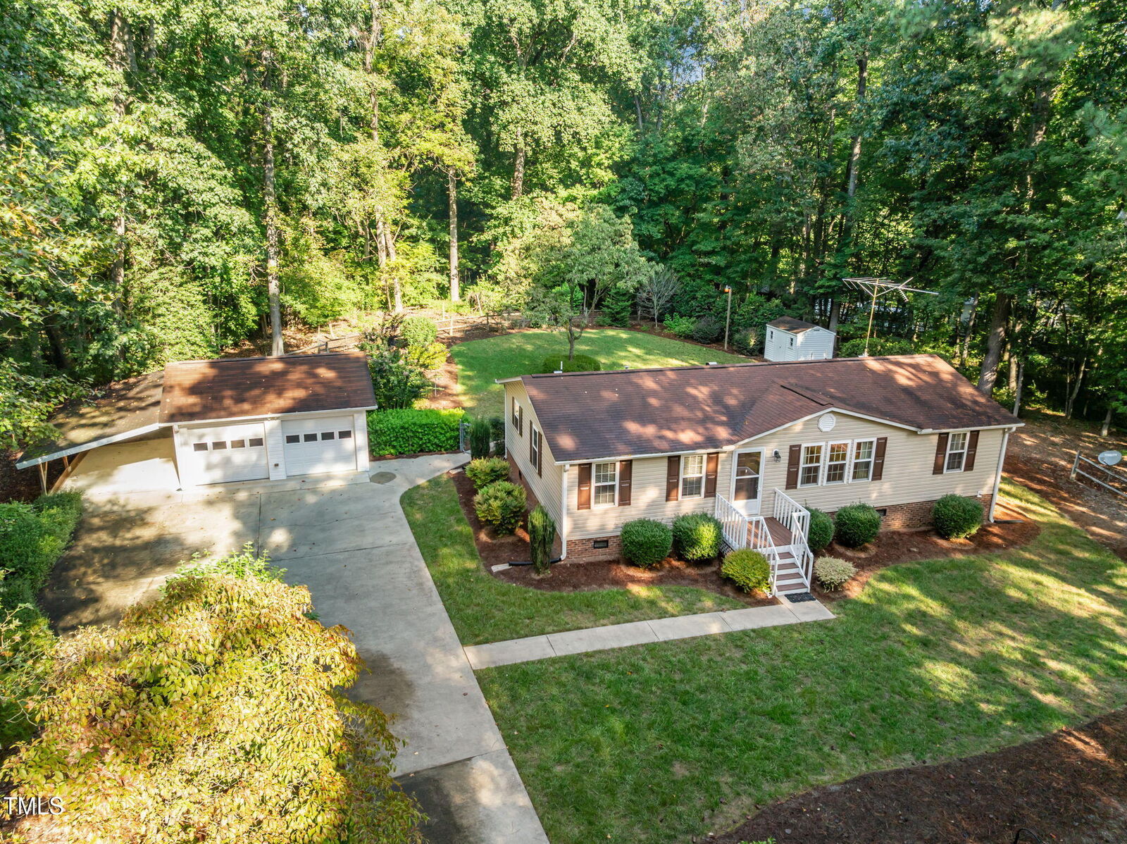 Property Photo: 502 Forest Creek Drive NC 27312