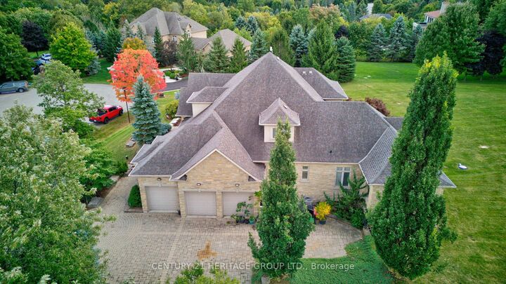 Photo de la propriété:  12 Prince Adam Court  ON L7B 1M1 