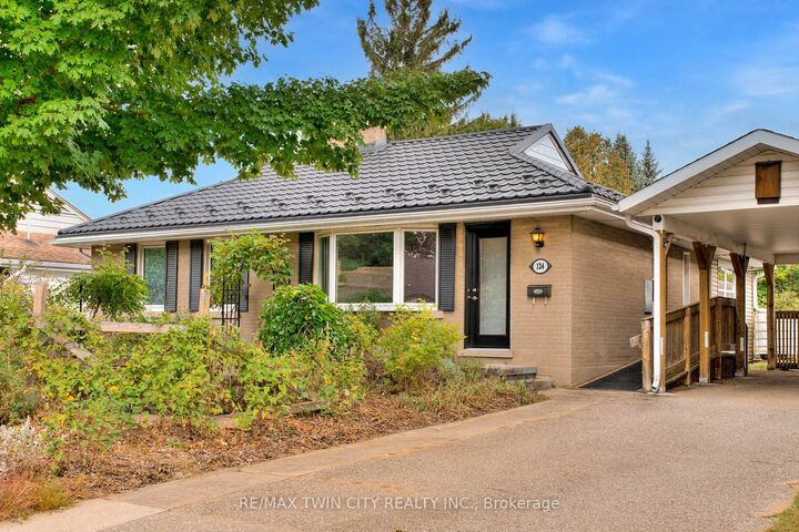 Property Photo:  124 Fairfield Avenue  ON N2H 6C3 