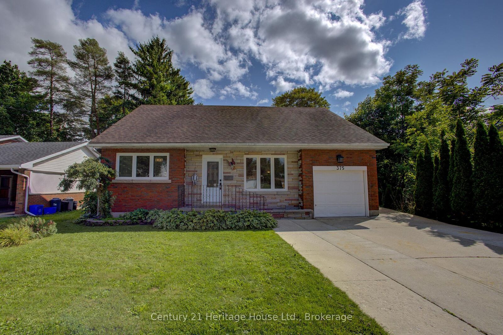 Photo de la propriété:  375 George Street W  ON N0G 1R0 