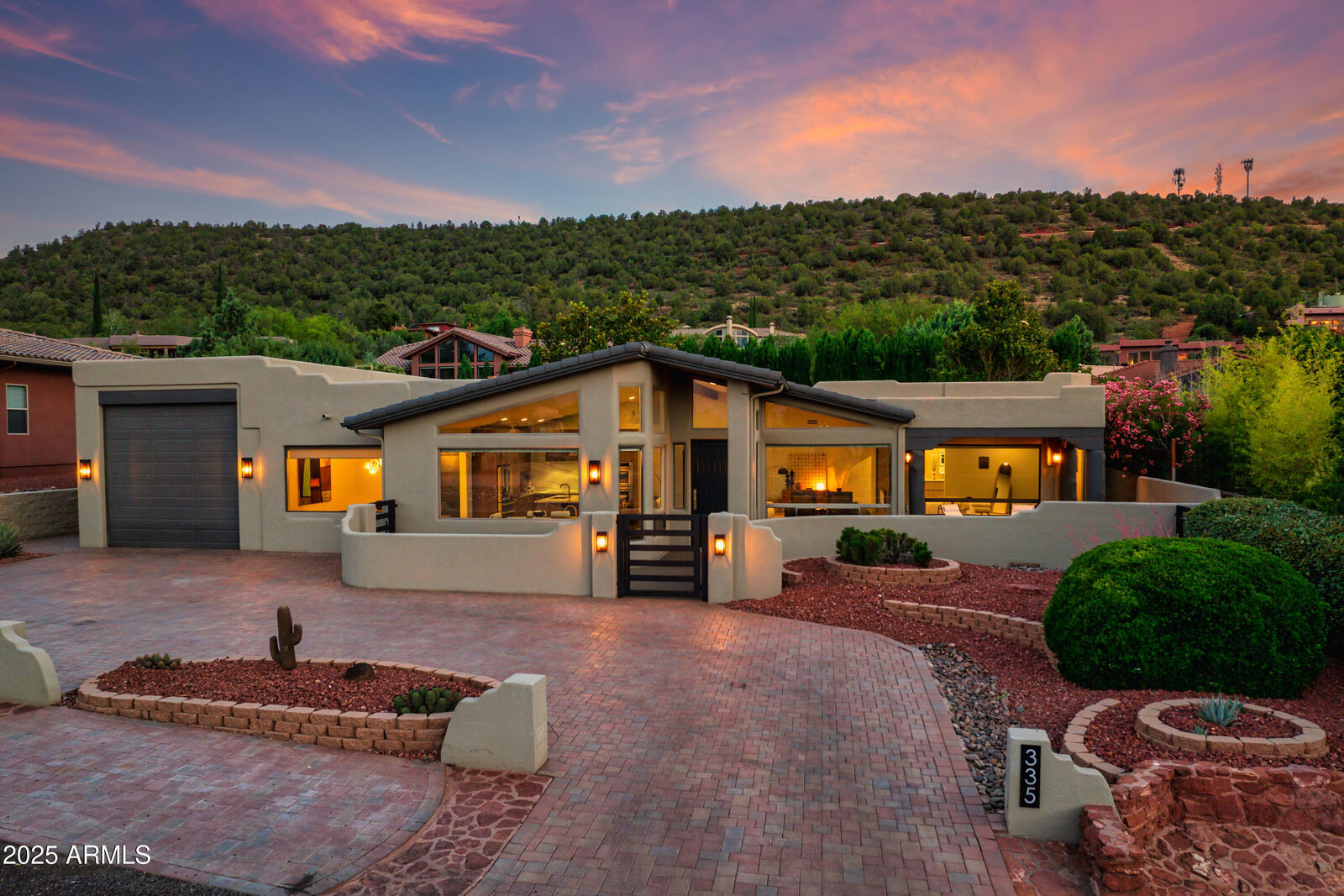 Property Photo: 335 Saddlerock Circle AZ 86336