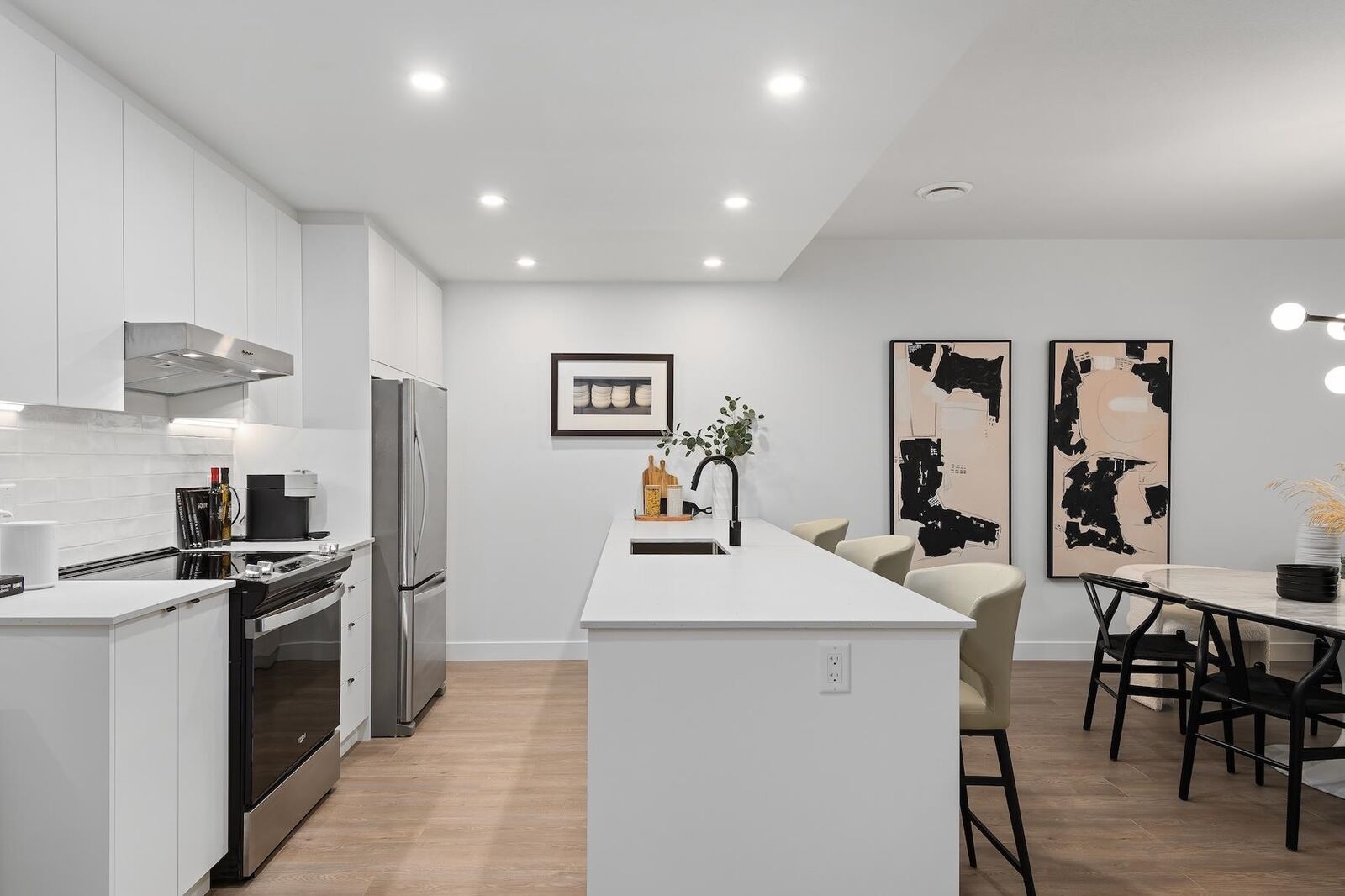 Property Photo: 32831 Ventura Avenue 202 BC V0V 0V0