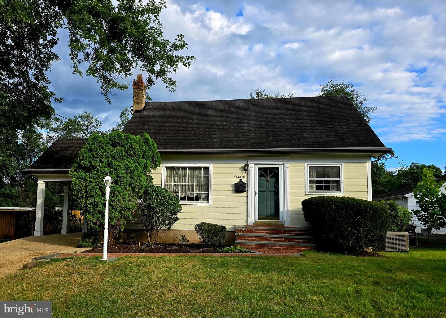 Property Photo: 9405 Blackstone Road VA 20110