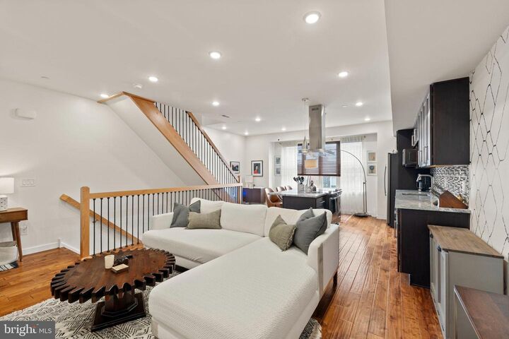 Property Photo:  2015 S Hutchinson Street 12  PA 19148 