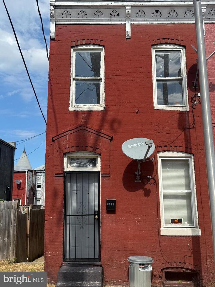 Property Photo:  1559 N Woodyear Street  MD 21217 