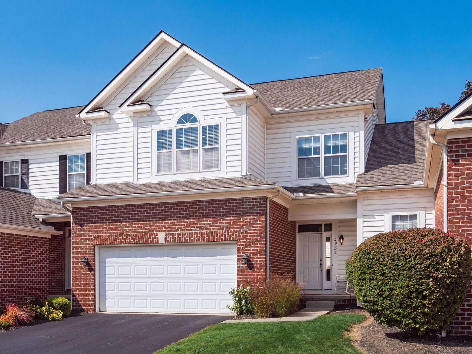 Property Photo: 3982 Park S Circle OH 43026
