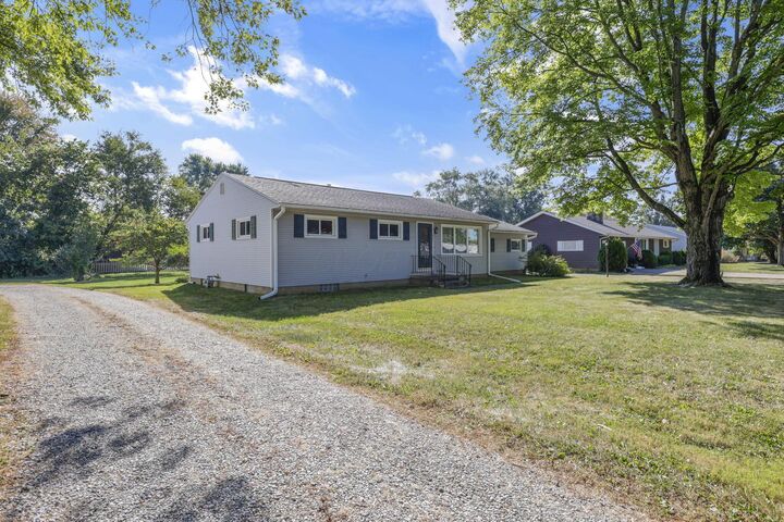 Property Photo:  832 Oberlin Drive  OH 43056 