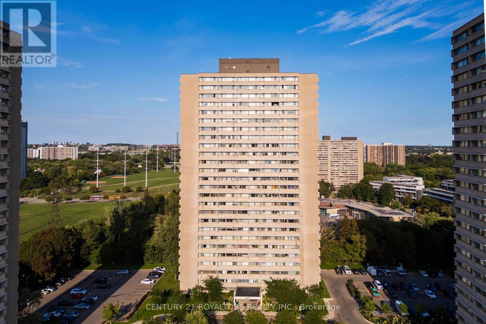 Property Photo:  725 Don Mill Road 906  ON M3C 1S8 