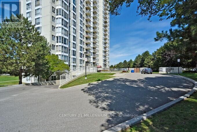 Property Photo:  3077 Weston Road 304  ON M9M 3A1 