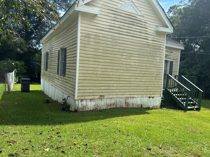 Property Photo:  404 Allen St  GA 31719 