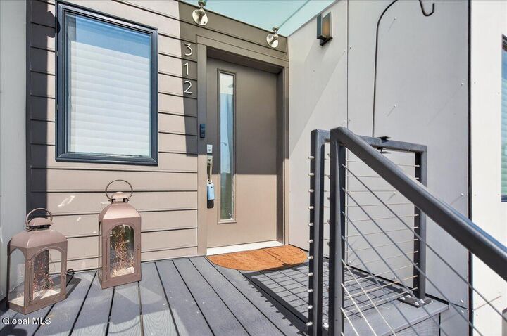 Property Photo:  312 Harborside Drive  NY 12305 