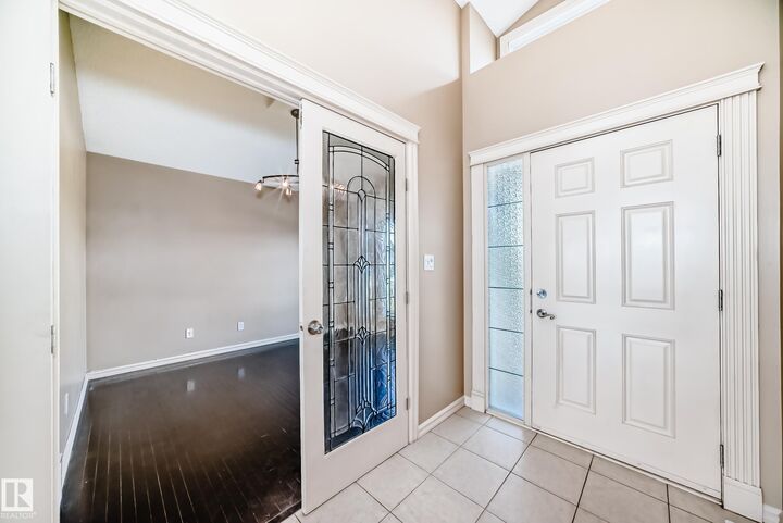 Property Photo:  918 Chahley Crescent NW  AB T6M 0E2 