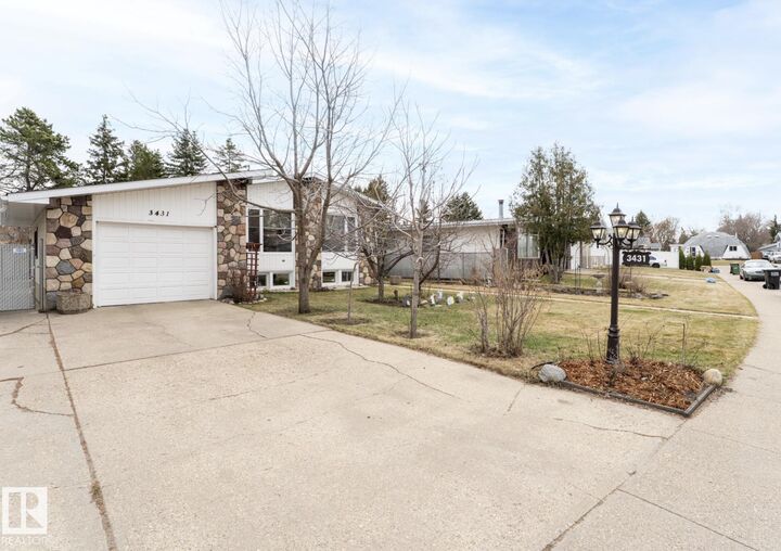 3431 86 Street NW  Edmonton AB T6K 0H5 photo