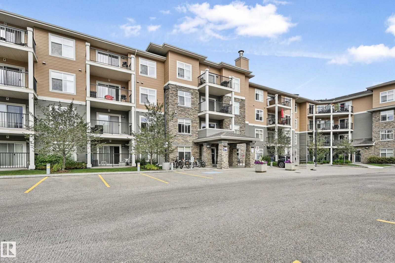 Property Photo:  6076 Schonsee Way NW 335  AB T5Z 0K8 