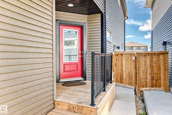 Property Photo:  1627 Plum Circle Circle SW  AB T6X 2X1 