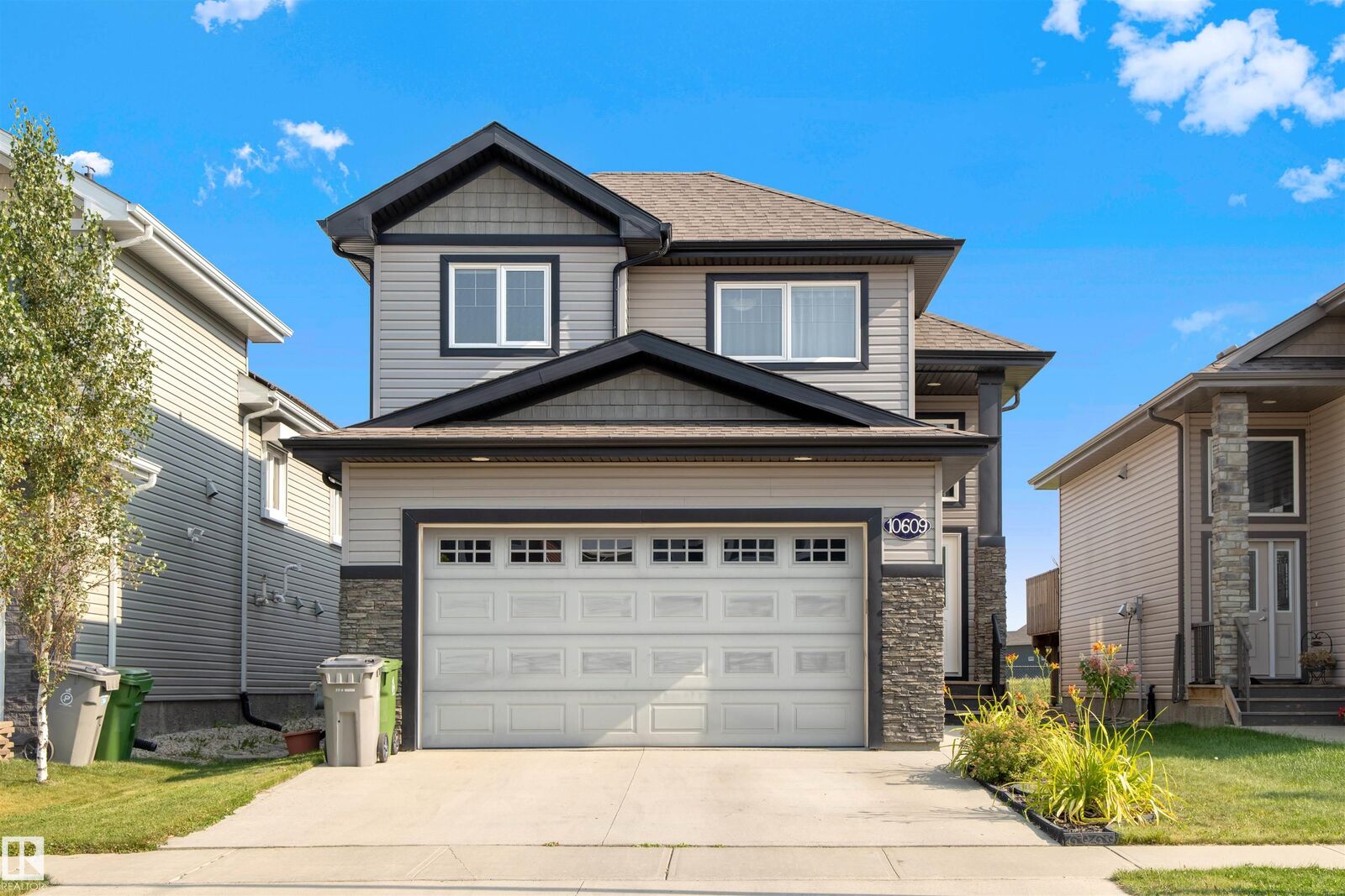 Photo de la propriété: 10609 96 Street AB T8R 2N5
