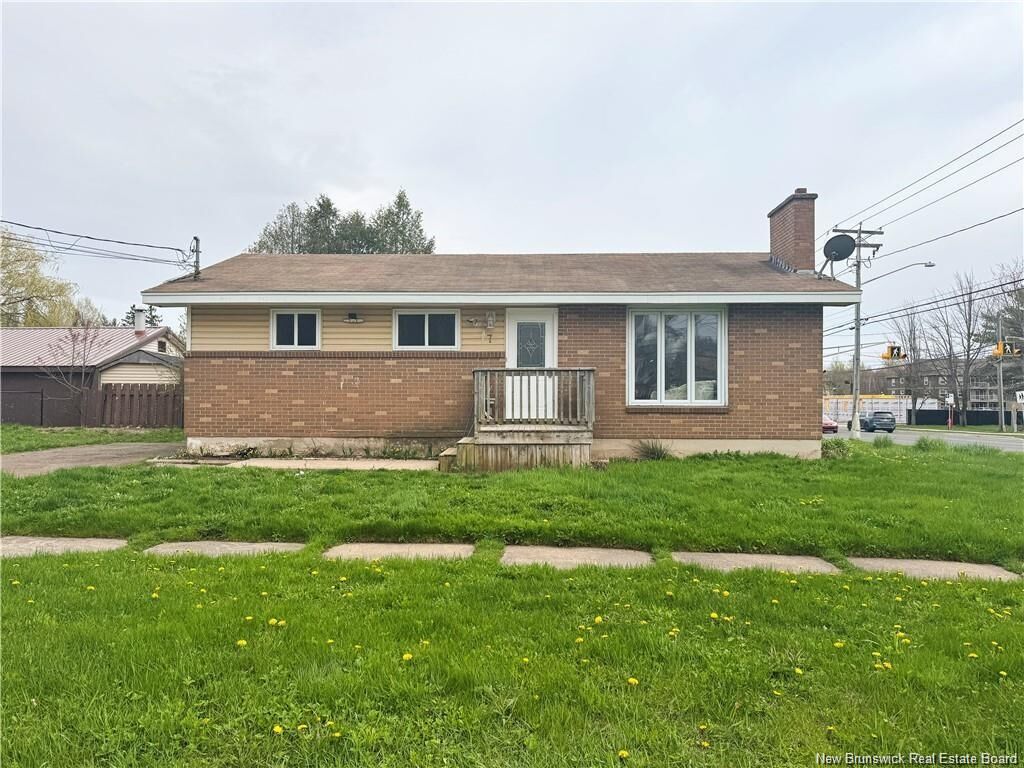 Property Photo:  7 Carl Street  NB E1A 3R6 