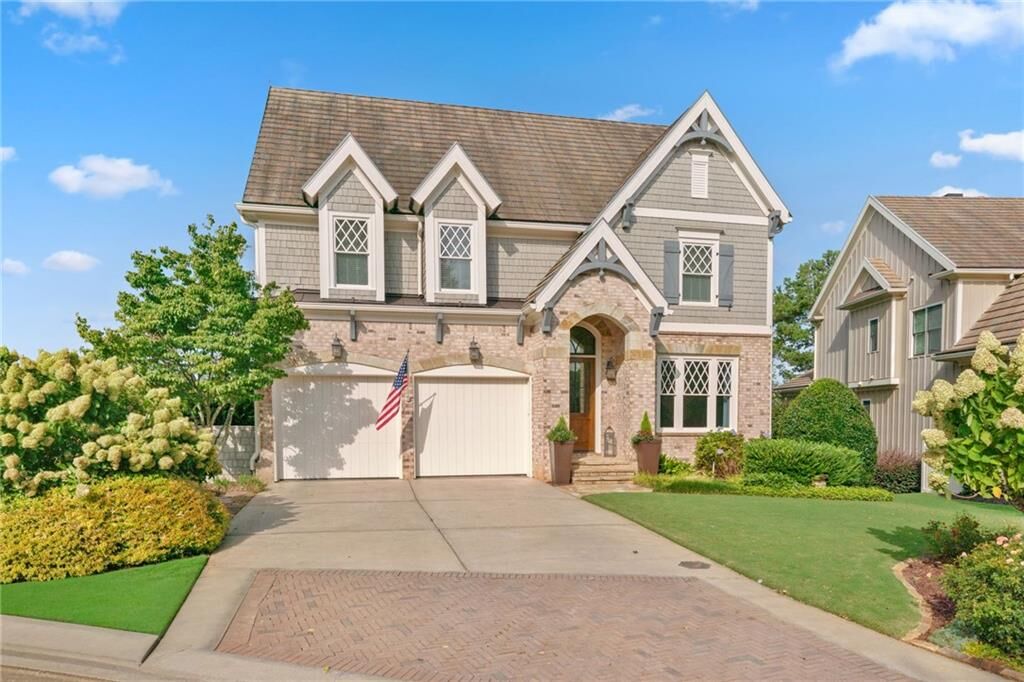 Property Photo:  2560 Hillandale Circle  GA 30041 
