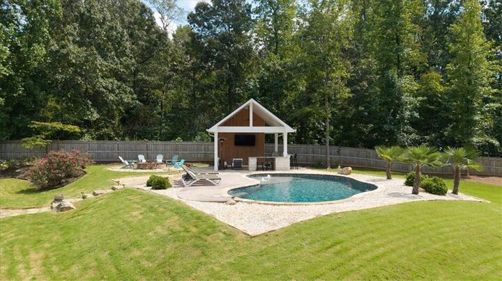 Property Photo:  1365 Ridgefield Drive  GA 30075 