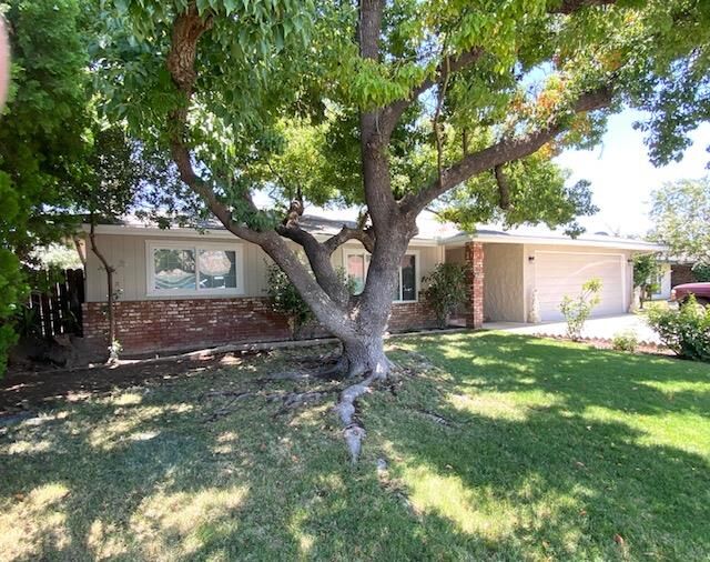 Property Photo:  238 Fairbanks Avenue  CA 93657 