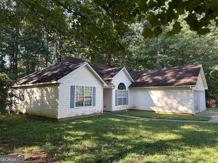 Property Photo:  135 Aberdeen Court  GA 30549 