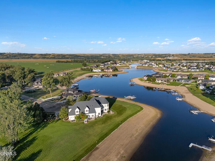 4910 Lakewood Drive SE  Mandan ND 58554 photo