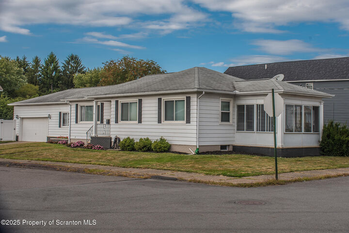 Property Photo: 231 Cherry Street L 15 PA 18434