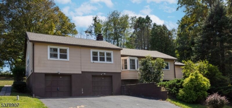 Property Photo: 364 Creek Rd NJ 08825