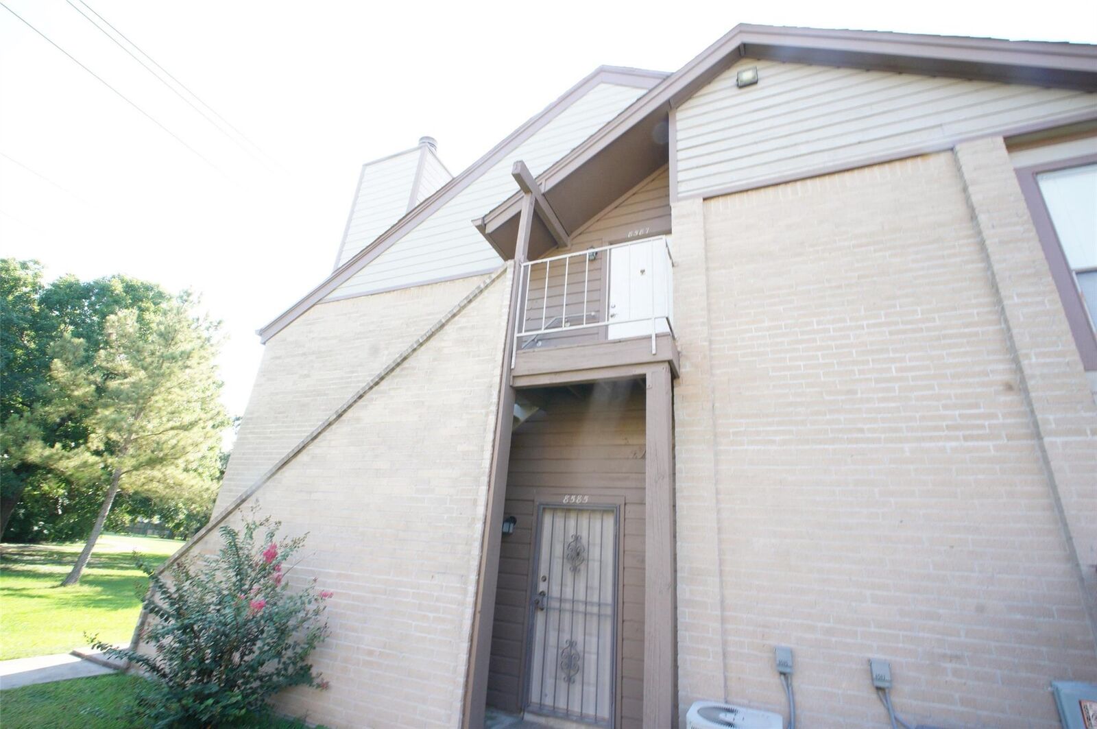 Property Photo:  8587 Sands Point Drive Drive 106  TX 77036 