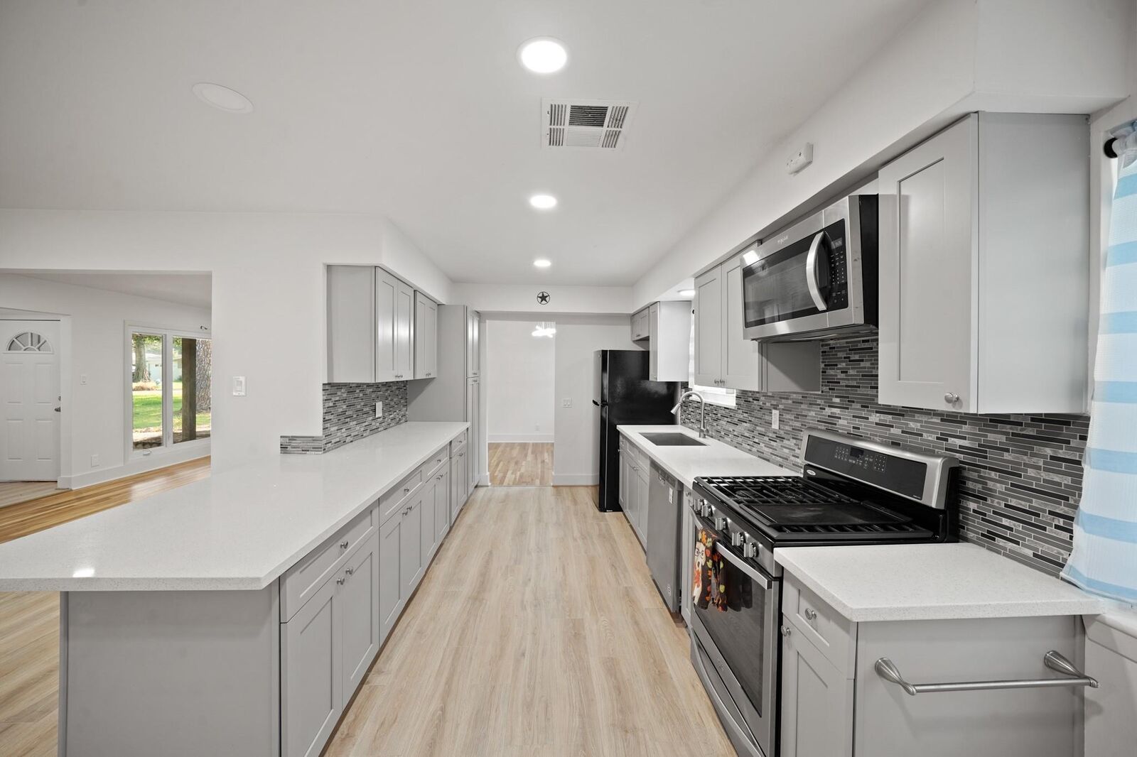 Property Photo: 1219 Wisterwood Drive TX 77043