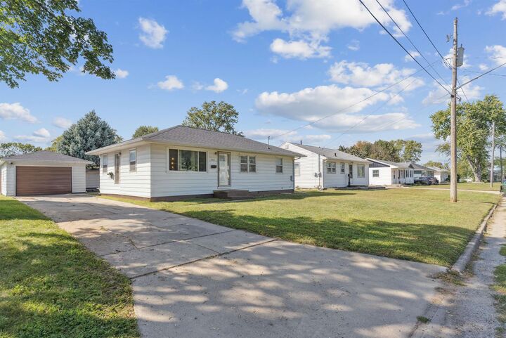 Property Photo:  802 Dena Street  IA 50701 