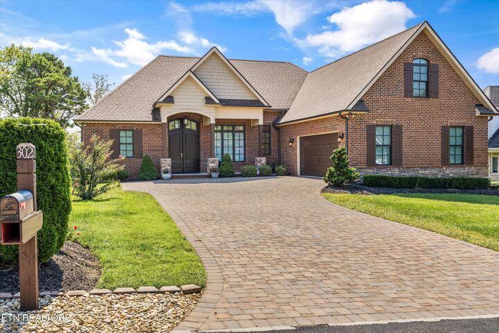 Property Photo:  302 Coweta Court  TN 37774 