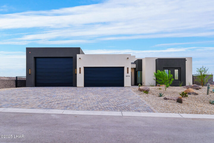 Property Photo: 9016 Corte Barraso AZ 86406