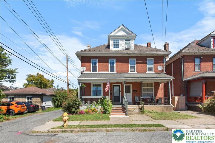 Property Photo:  413 Woodlawn Avenue  PA 18018 