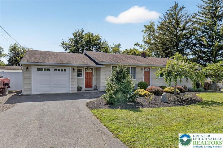 1066 Doylestown Pike  Richland Twp PA 18951 photo