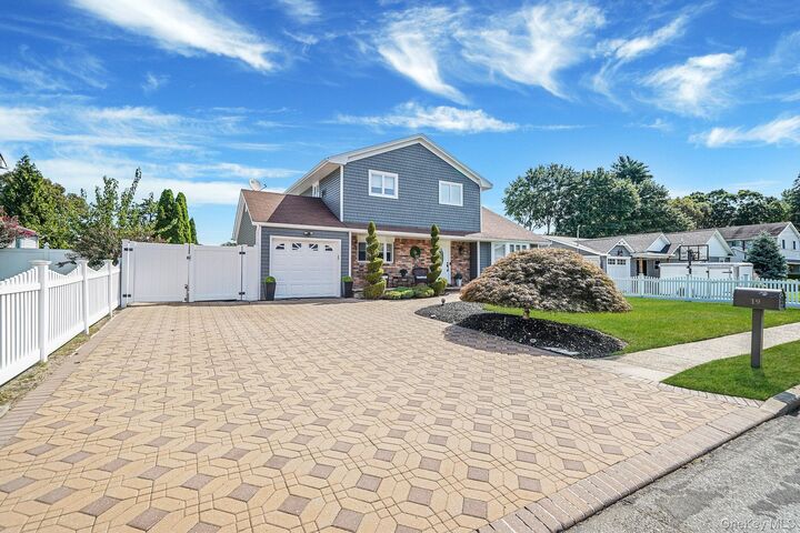 19 Madison Avenue  Deer Park NY 11729 photo