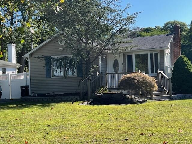 Property Photo:  53 Biltmore Drive  NY 11951 