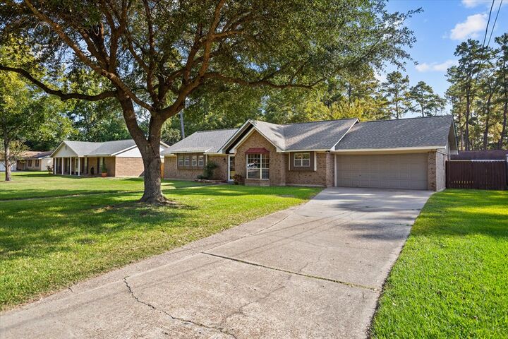 Property Photo:  8 Woodhue Court  TX 75904 