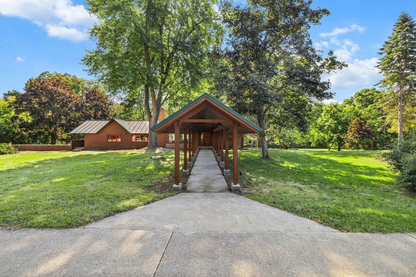 Property Photo:  456/458 E Chippewa River  MI 48640 