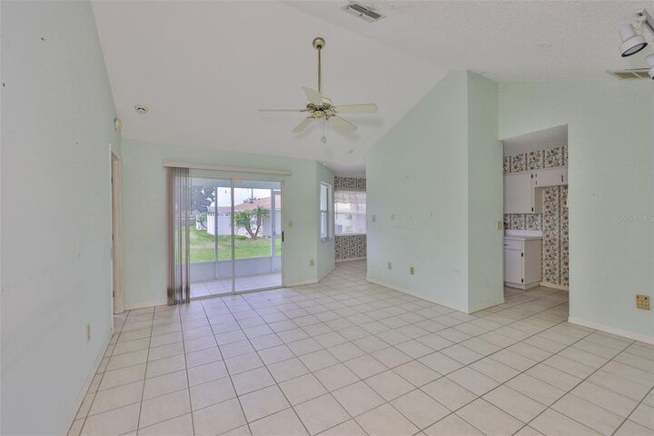 Property Photo:  1910 Grand Cypress Lane  FL 33573 