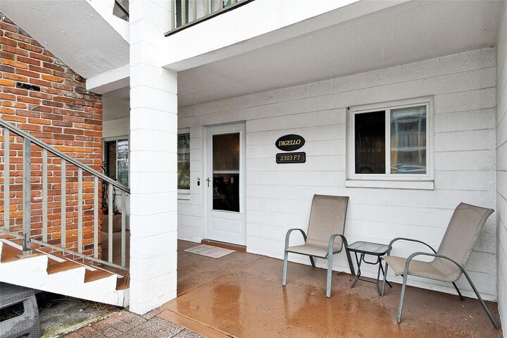 Property Photo: 2303 Canal Drive F7 FL 34207
