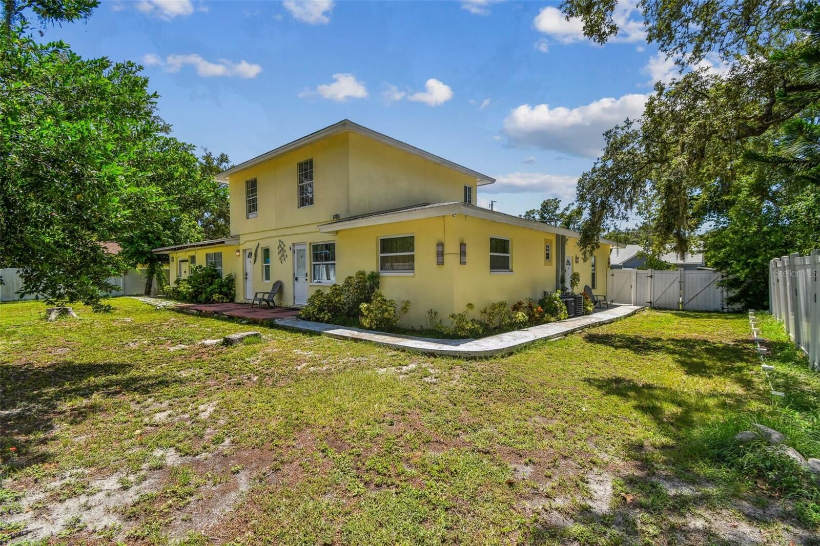 Property Photo:  1377 S Washington Avenue 2  FL 33756 