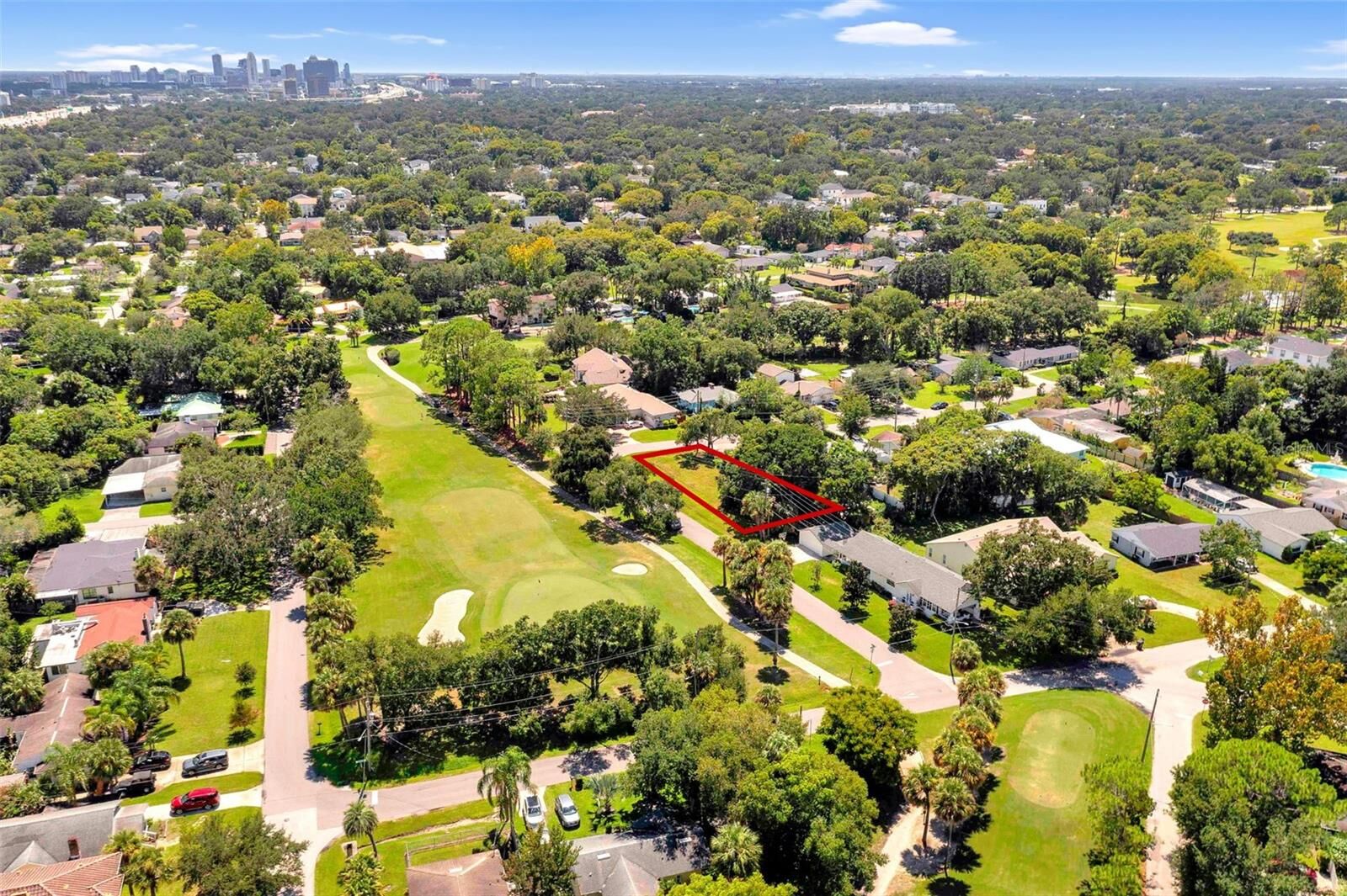 Property Photo: 301 Niblick Way FL 32804