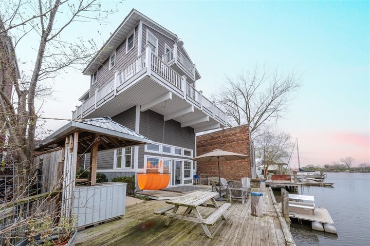 621 W Main Street  Benton Harbor MI 49022-3617 photo