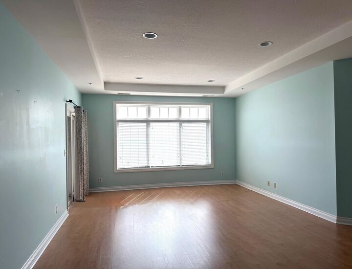 Property Photo:  576 N Huron Road Unit #102  MI 48703