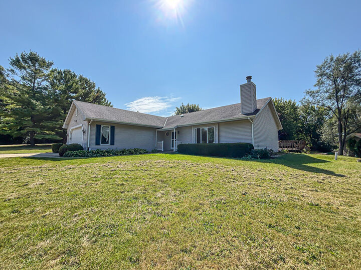 Property Photo: 329 Breck Rd WI 53183